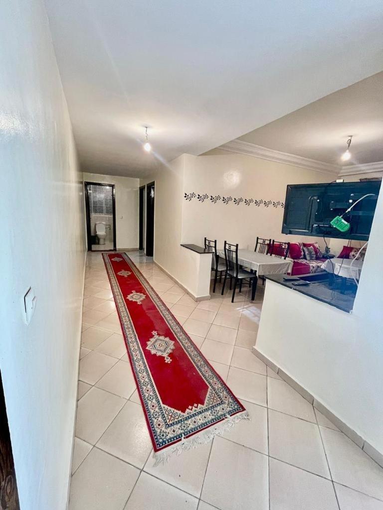 Apparemment Propre Et Bien Equipe Apartment *